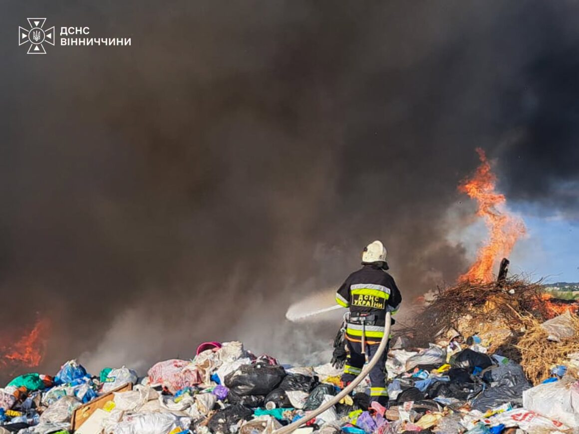 На Вінниччині горіли земля та стерні на 15 гектарах