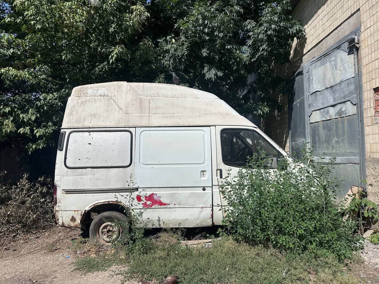 У Вінниці вивезуть з дворів ще 10 автівок, які залишили власники
