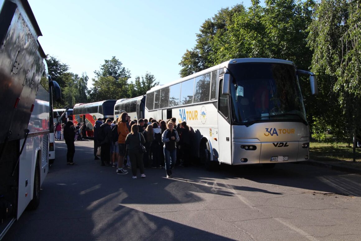352 дитини воїнів із Вінниччини вирушили на відпочинок до Закарпаття
