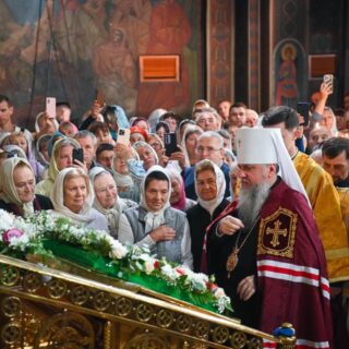 Митрополит Епіфаній.