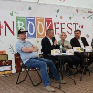 XV VinBookFest