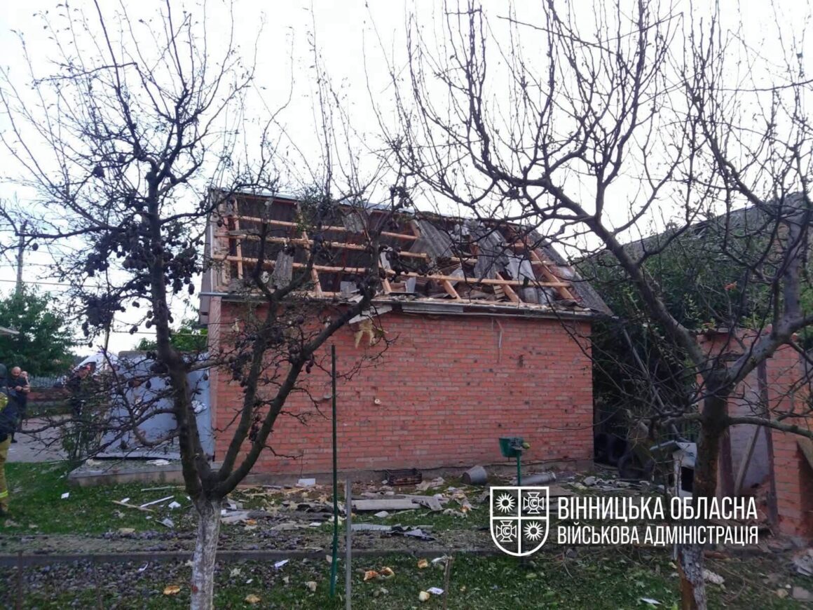 У Вінницькій області оприлюднили фото з місця падіння ворожого БпЛА