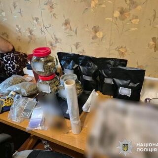Вирощував коноплі.