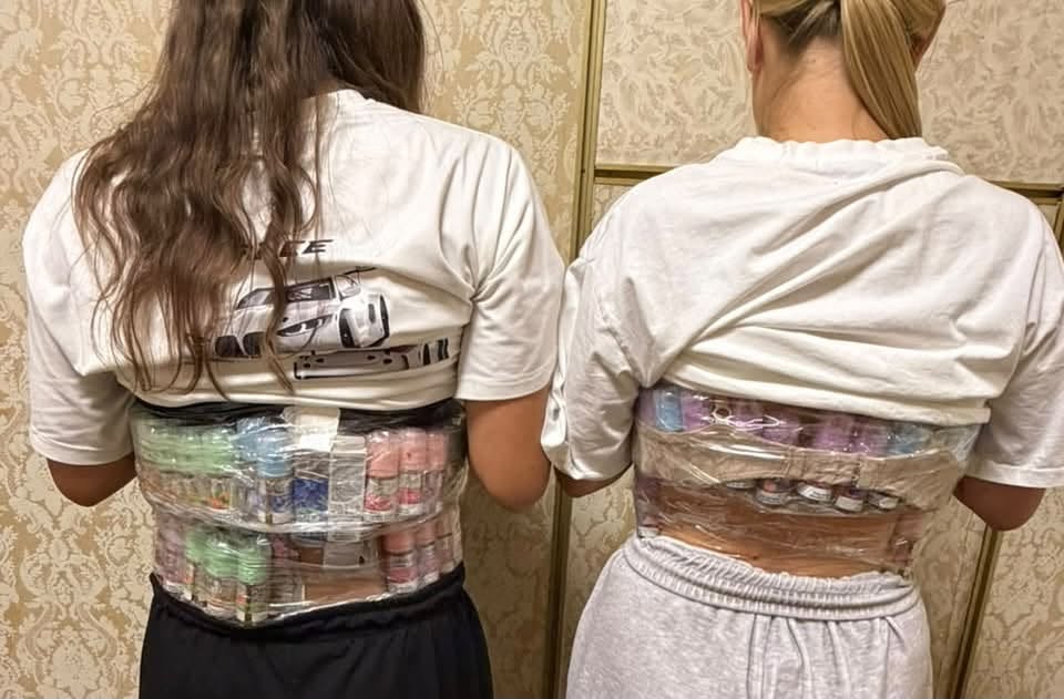 На кордоні вінницькі митники викрили іноземок, які на тілі перевозили контрабанду
