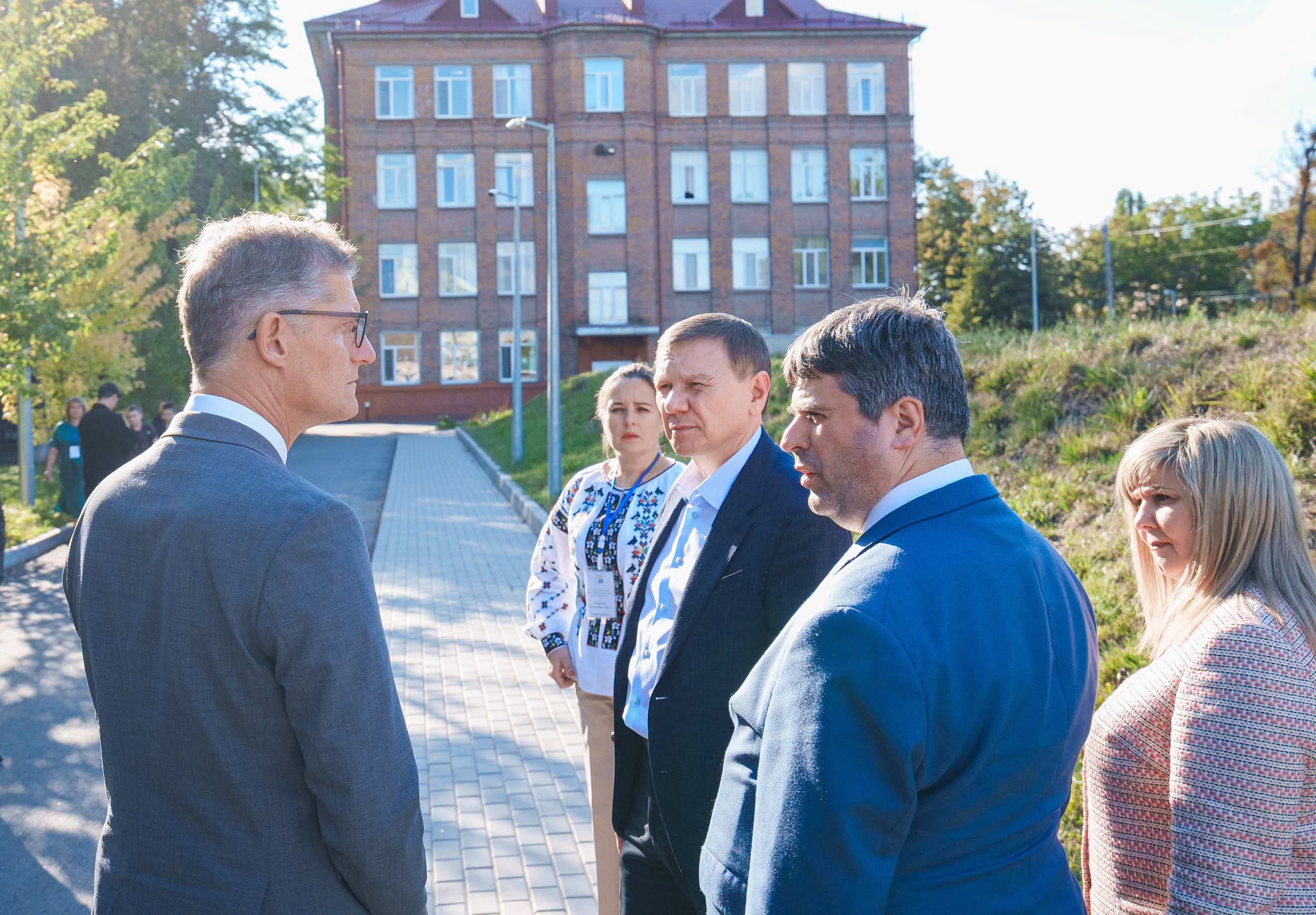 Керівника німецького міста-побратима у Вінниці зустріли на порозі міськради. Фото