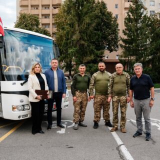 Допомога військовим.