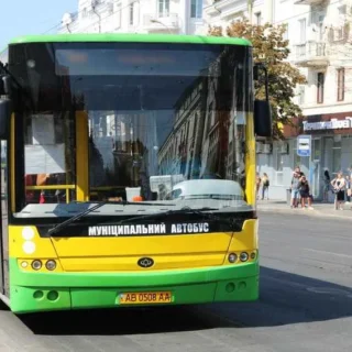 Змінили рух транспорту.