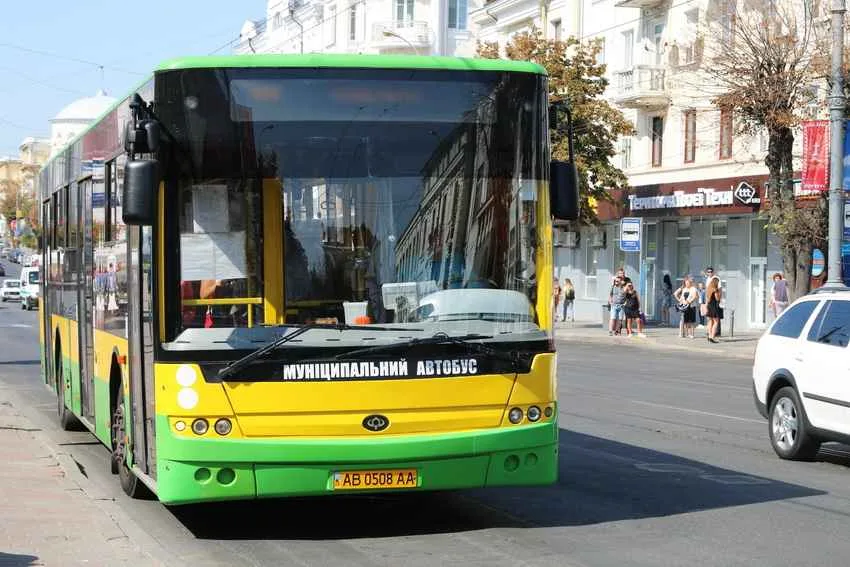 Вінничанам нагадали, як сьогодні курсуватиме громадський транспорт під час благодійного забігу
