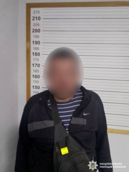 У Вінниці затримали чоловіка, який відібрав силоміць самокат у дитини