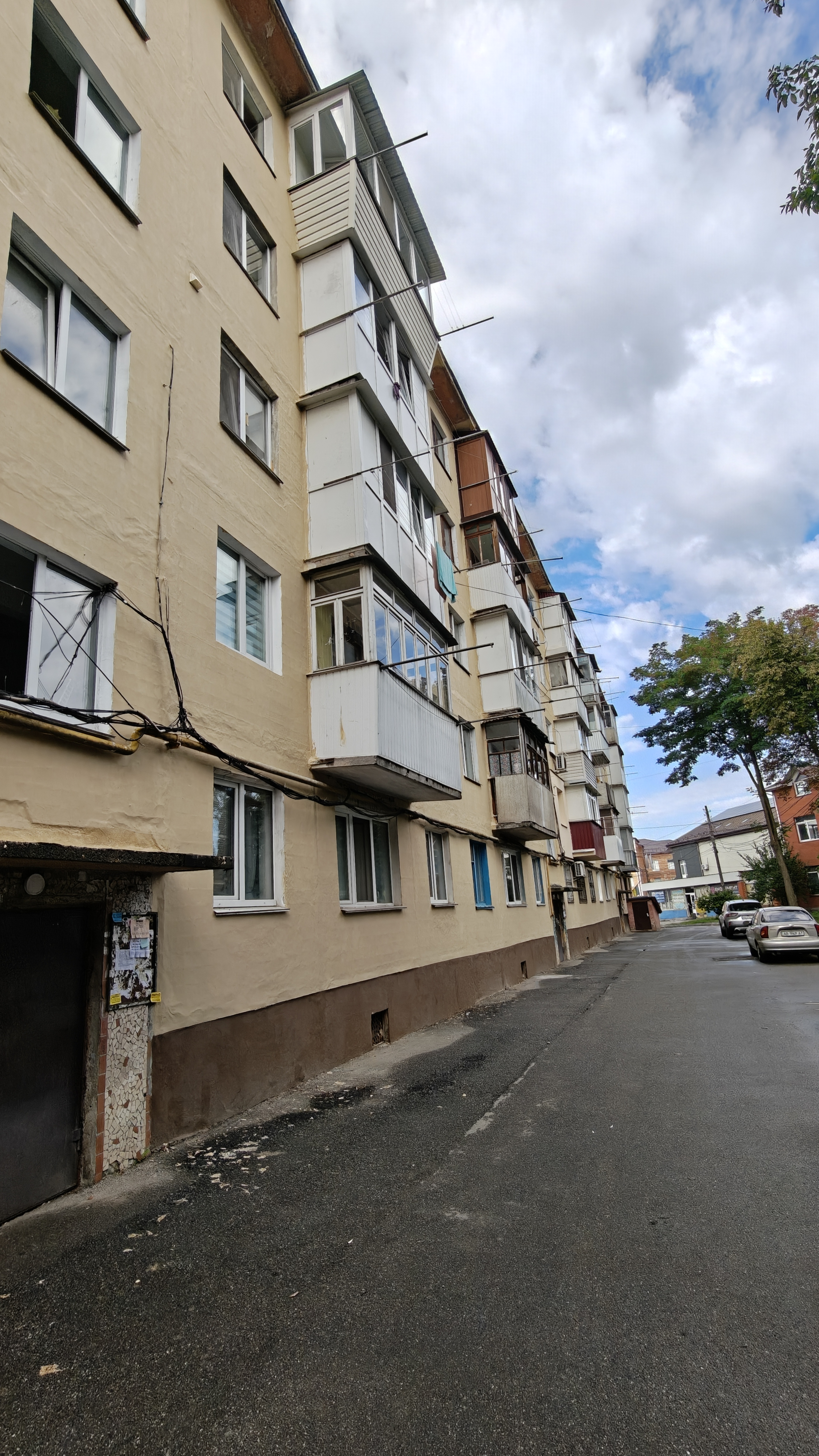 У вінницькій багатоповерхівці ізолювали міжпанельні шви