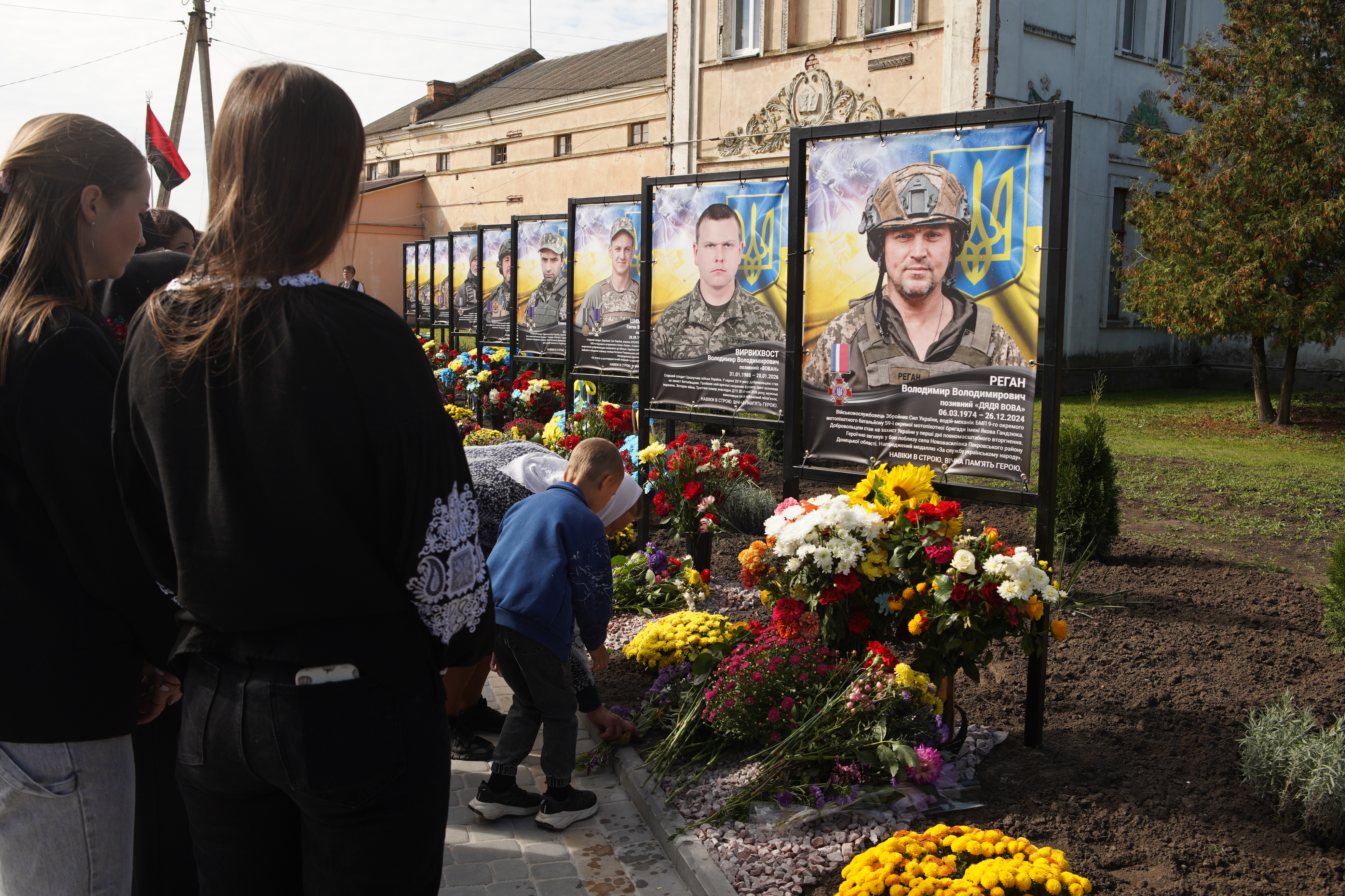 У Стадниці Вінницької міської громади відкрили Алею Слави