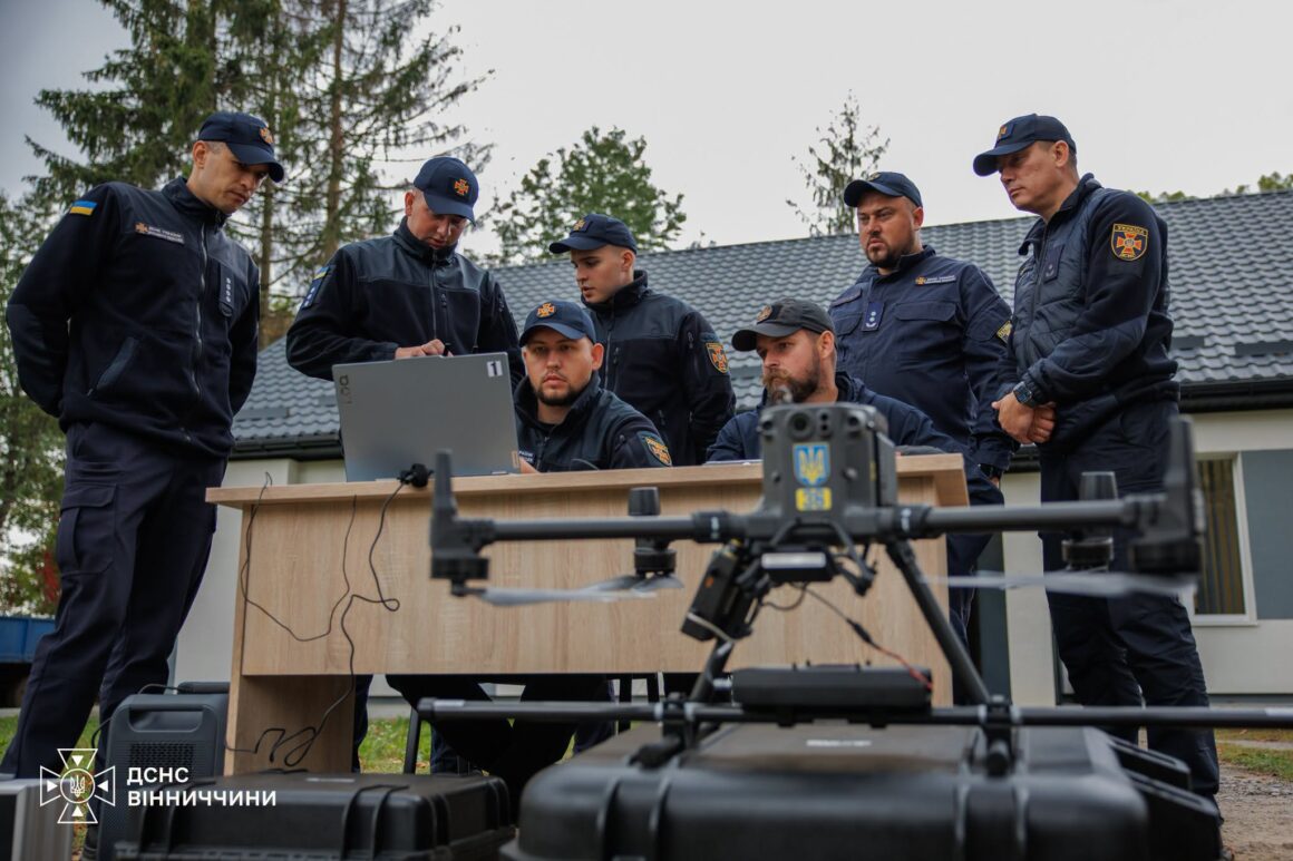 Новітні технології допомагають вінницьким рятувальникам шукати міни