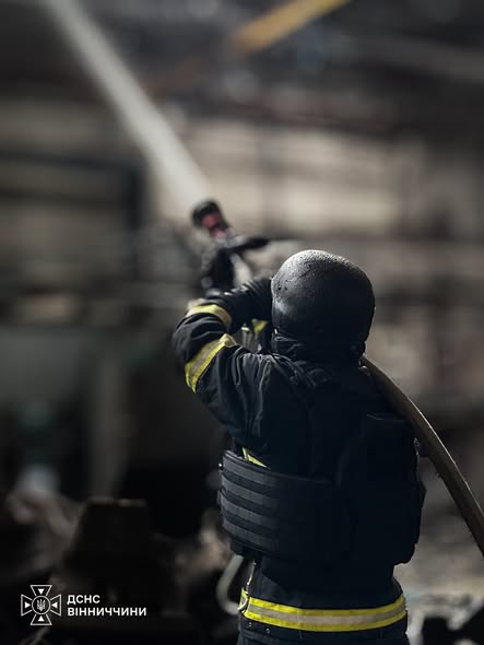 В результаті ворожої атаки на Вінниччині постраждав об’єкт інфраструктури та житлові будинки
