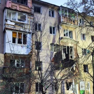 Пошкоджений будинок.
