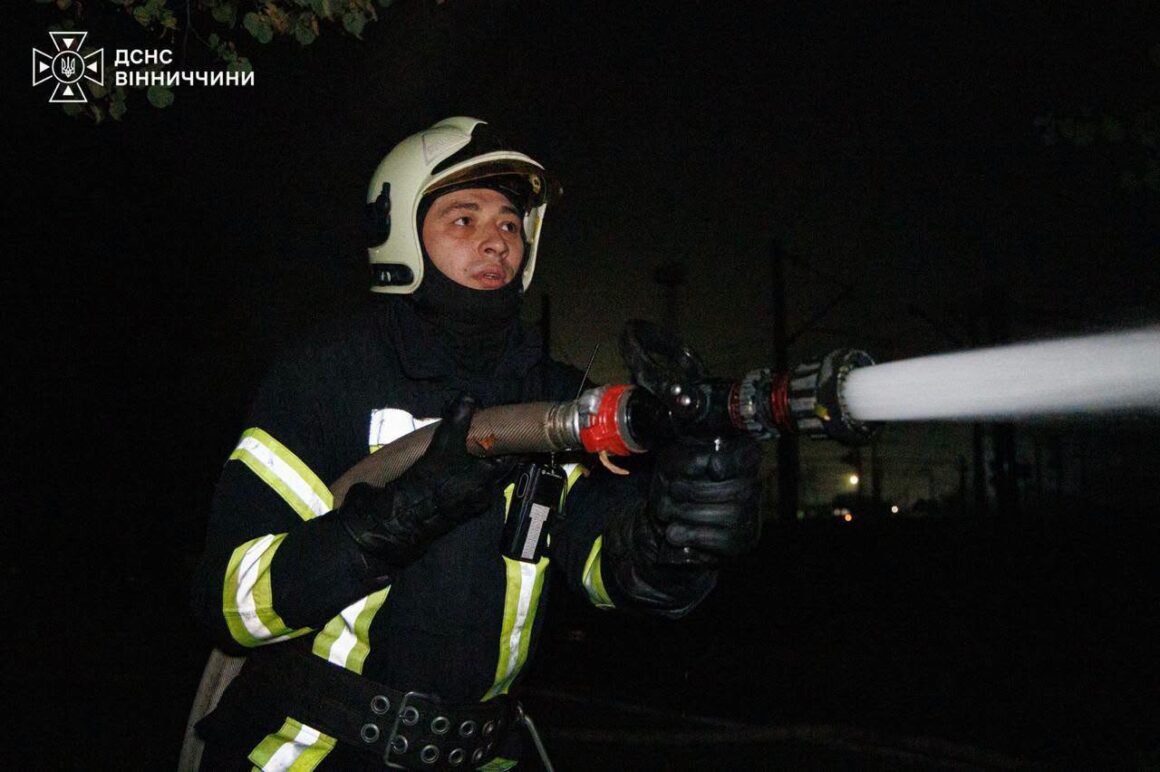 Оприлюднили фото ліквідації наслідків російського удару по Жмеринському району
