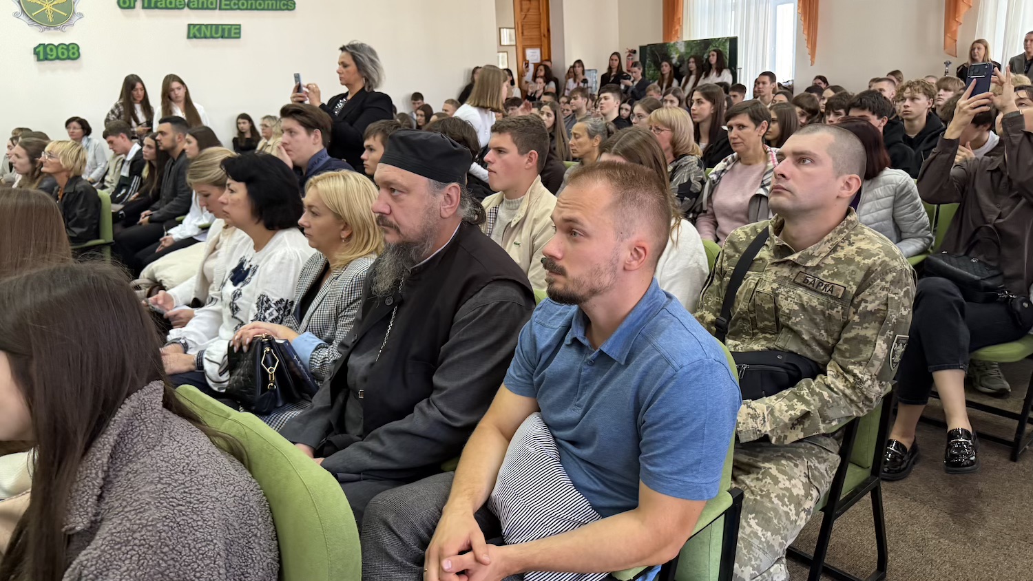 У Вінниці презентували Книгу Пам’яті про медиків, які загинули, рятуючи інших