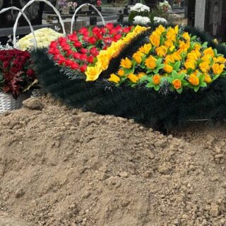 Могила Кашпіровського.