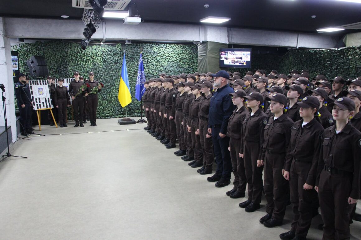 Вінницькі ліцеїсти склали клятву та отримали перші погони