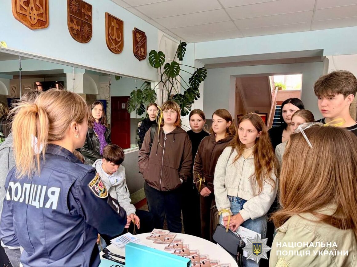 Вінницькій молоді розповіли про небезпечні пастки торгівців людьми