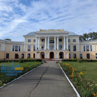 Палац у Вороновиці.