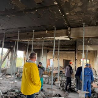 Розбите підприємство.