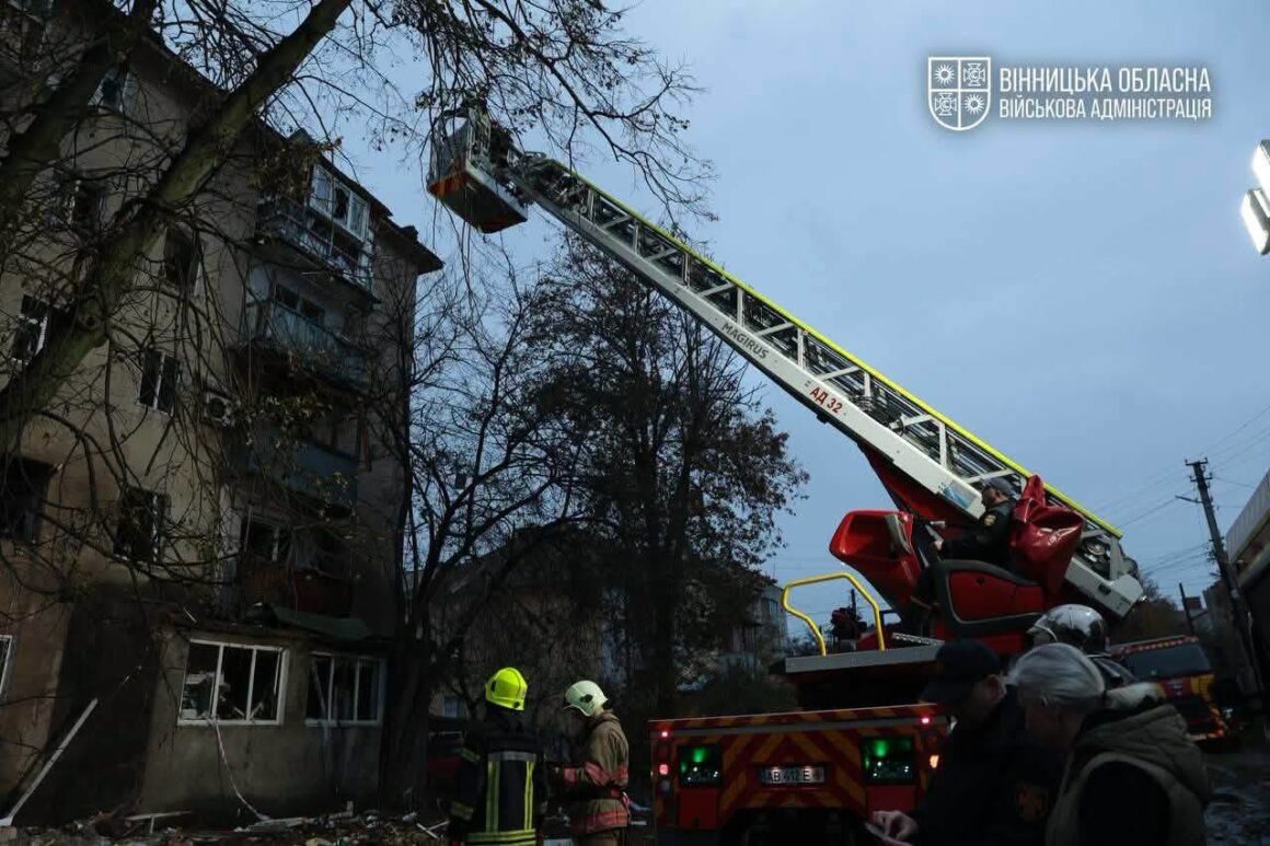 Повідомили деталі нічної атаки по Вінниці. Фото. Відео