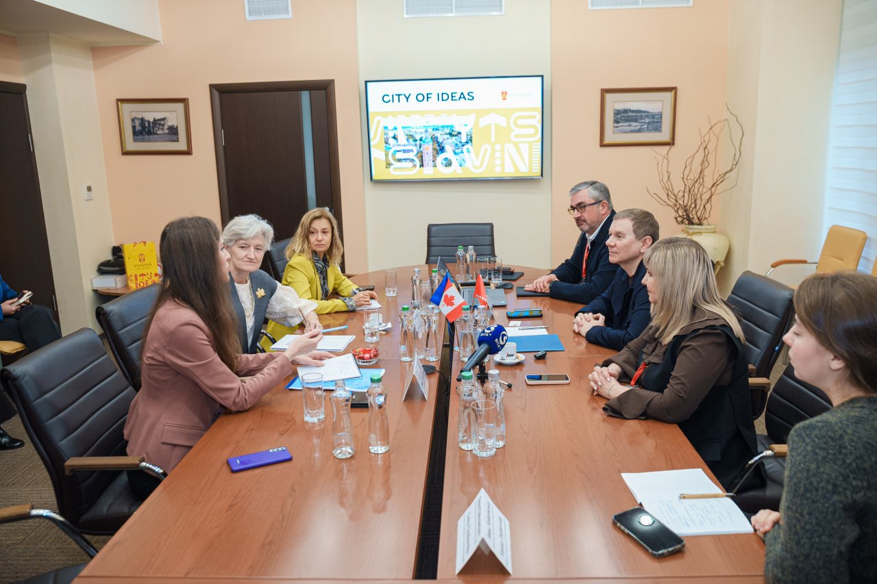 У Вінниці перебувала посолка  Канади в Україні Тамара Мавіні
