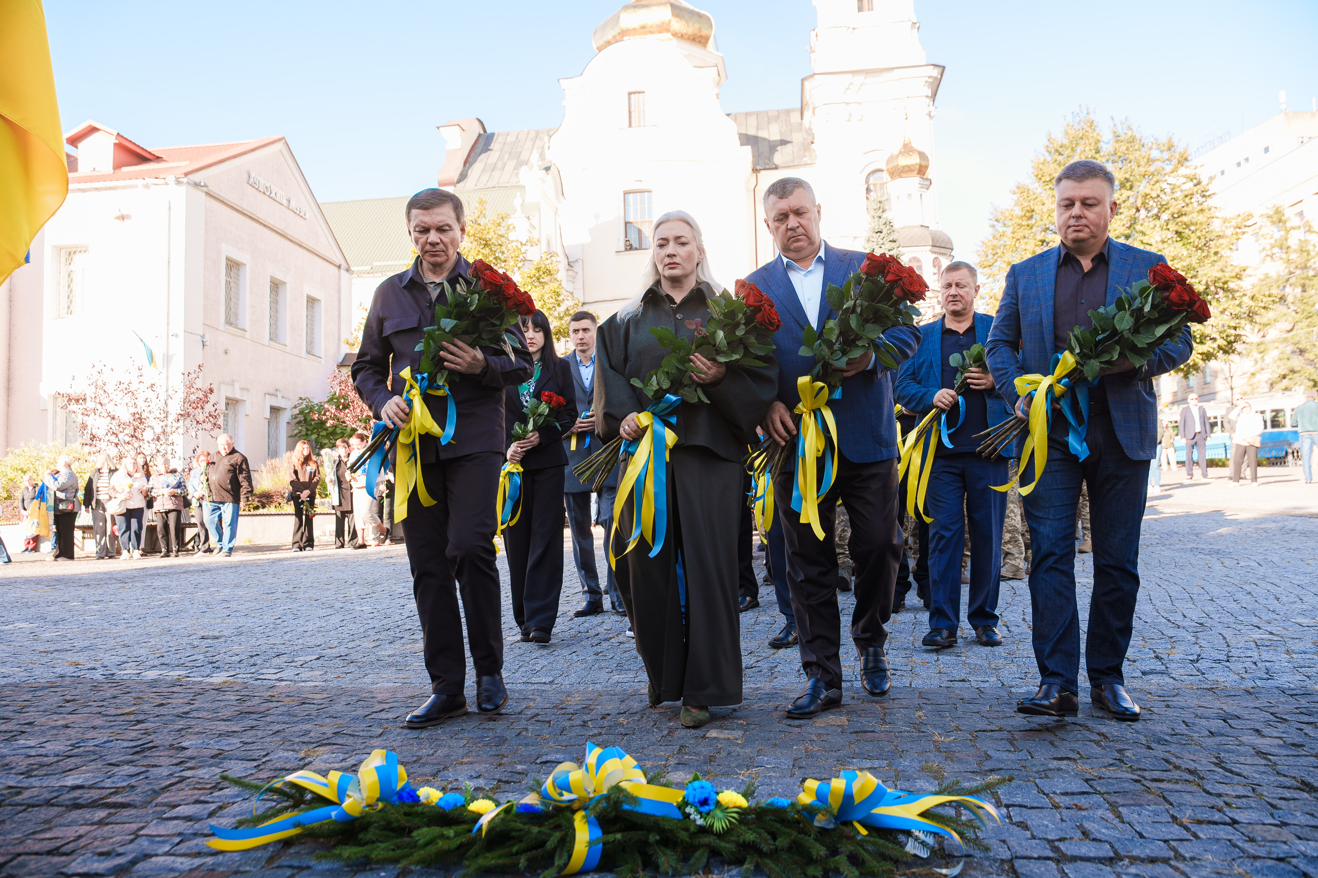 У Вінниці вшанували Захисників та Захисниць, відзначили день Покрови та козацтва