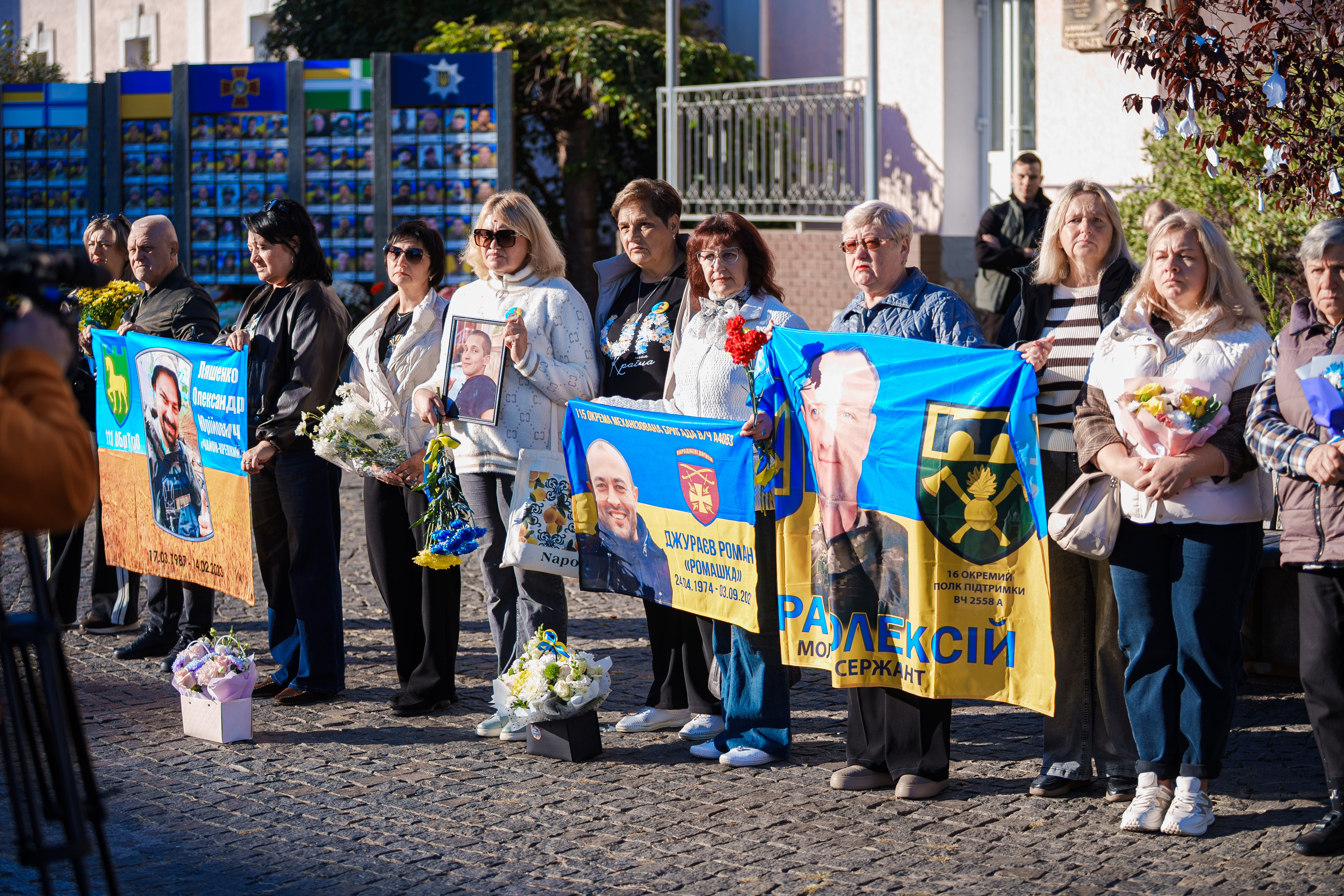 У Вінниці вшанували Захисників та Захисниць, відзначили день Покрови та козацтва